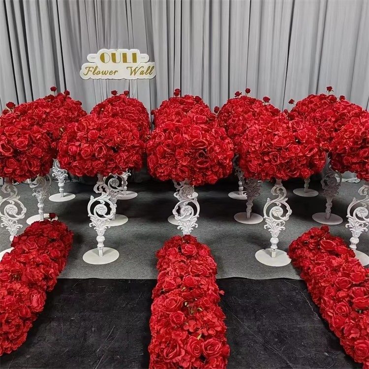 Top Blumenkugelfarben für Hochzeitsdekorationen: Rot, Weiß und rosa Trends