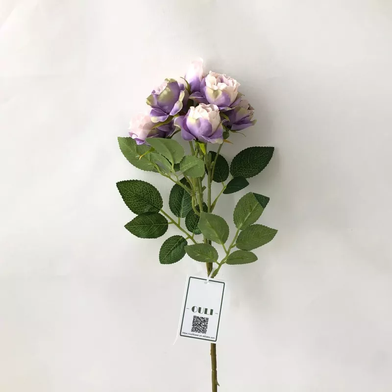 Künstlicher Rosenbusch