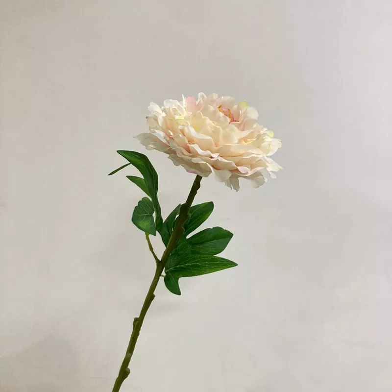 Große künstliche Pfingstrotenblüten
